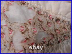 ANTIQUE 1920s 30s VINTAGE HAND MADE DRESDEN PLATE COTTON QUILT signed