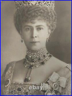 Impressive large hand signed portrait of Queen Mary from 1919