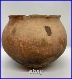 Large Ancient Clay Pottery Pot Native American Not Signed Antique Unknown Heavy