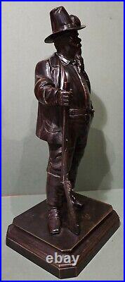 Large Signed Antique Solid Bronze Sculpture Victor Emmanuel II of Italy Shooting