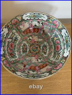 Large vintage handpainted Chinese famille rose bowl /punch bowl. Rose medallions